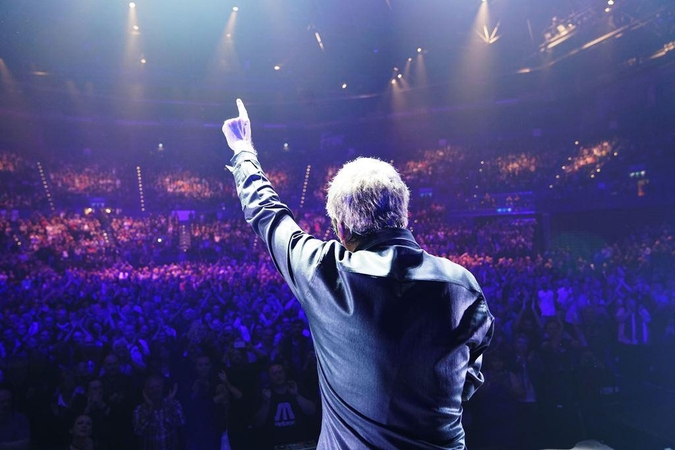 Laukiant J.-M. Jarre‘o koncerto – 10 geriausių jo kompozicijų