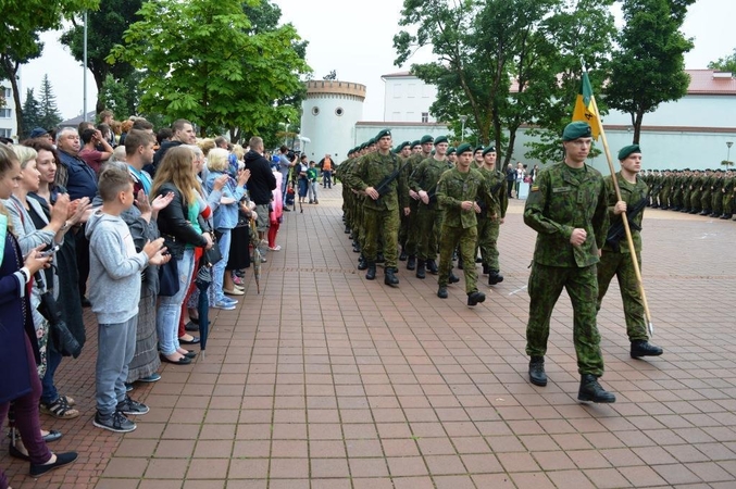 Į atsargą išlydėti beveik 400 Tauragės rajone tarnavusių šauktinių