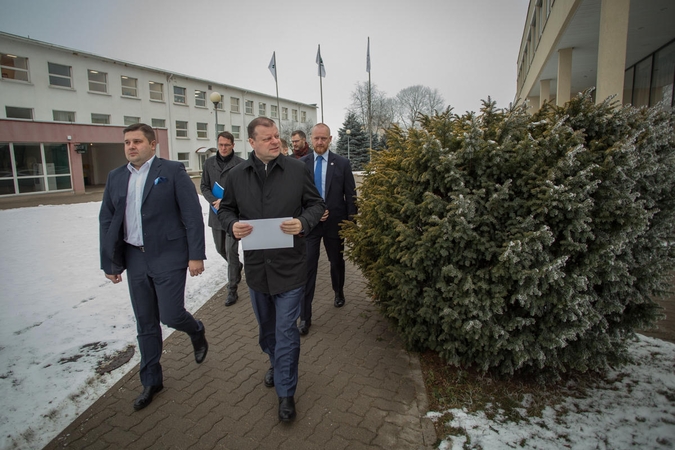 Premjeras žadėjo padėti spręsti „Achemos grupės“ problemas