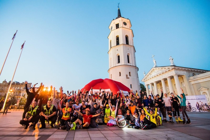 Riedučių mėgėjams – naktinis žygis po Vilnių