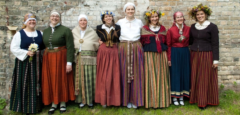 „Saucējas“ – tėvynėje ir toli už jos gerai žinoma latvių dainininkių grupė.