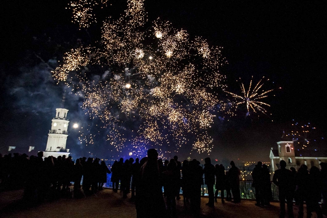 2014-ųjų sutiktuvės Kaune – su dainomis, šokiais ir fejerverkų lietumi