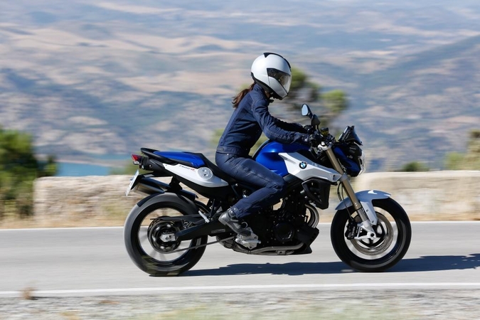 Spartusis sprinteris pradedantiesiems motociklininkams – „BMW F 800 R“