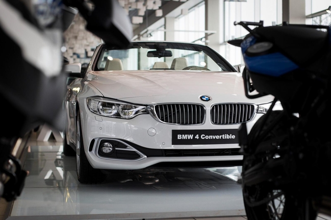 Į gatves išriedėjo naujasis BMW 4-os serijos kabrioletas