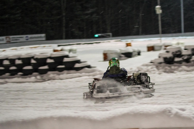 Žiemą kartodromo trasoje – daugiau azarto