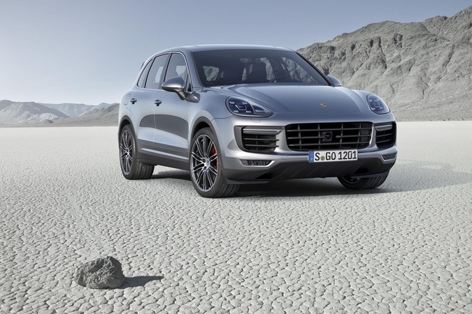 Naujos kartos „Porsche Cayenne“ turės ir hibridinę versiją