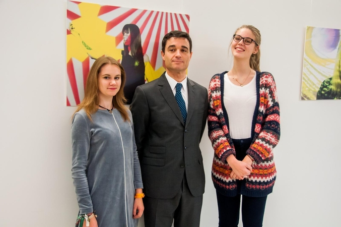 Prancūzijos ambasadorius Lietuvoje  J. E. Ph. Jeantaud ir VDU studentės