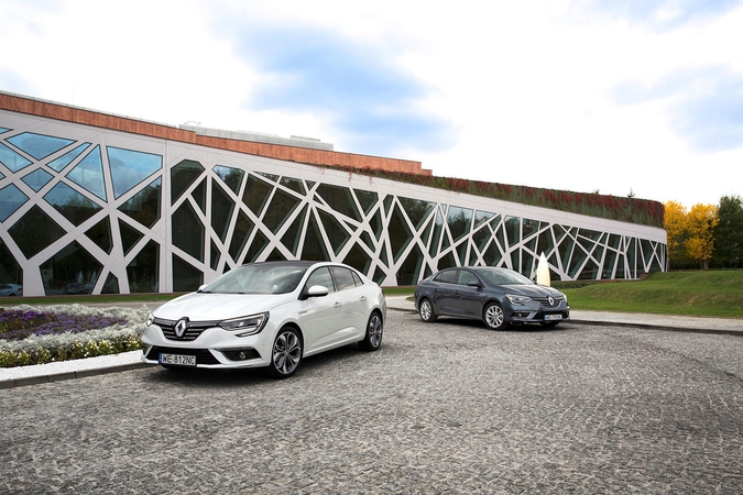 Naujasis „Renault“ sedanas – žingsnis aukštesnio segmento link