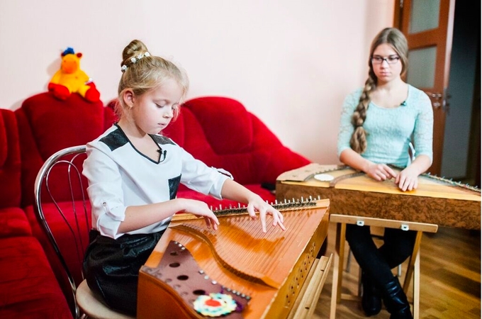 Sudėtinga liga sergančią „Išsipildymo akcijos“ herojukę gelbsti ir vaistai, ir muzika