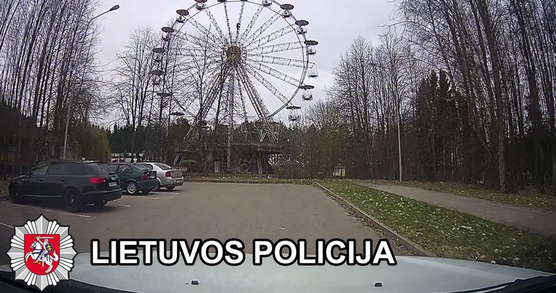 Užkirto kelią nelaimei: į apleistą apžvalgos ratą kopė dėl asmenukės