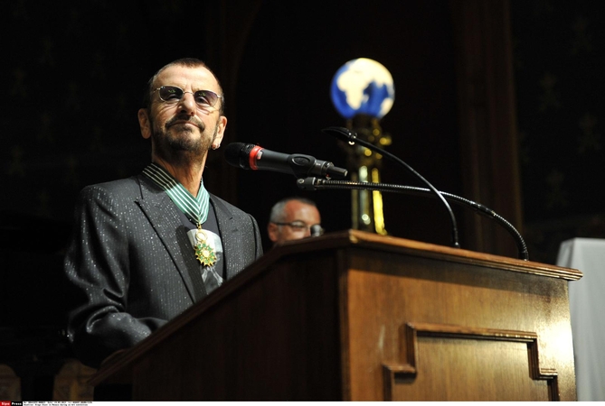 Prancūzija pagerbė "bitlų" būgnininką Ringo Starrą