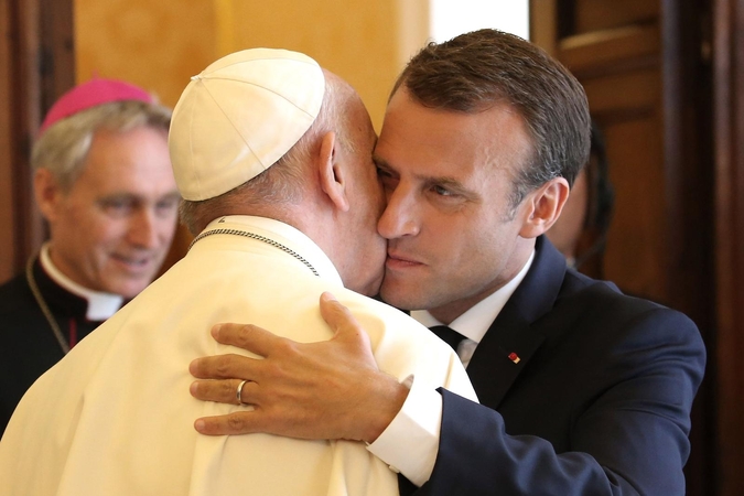 Popiežius Vatikane susitiko su Prancūzijos prezidentu E. Macronu
