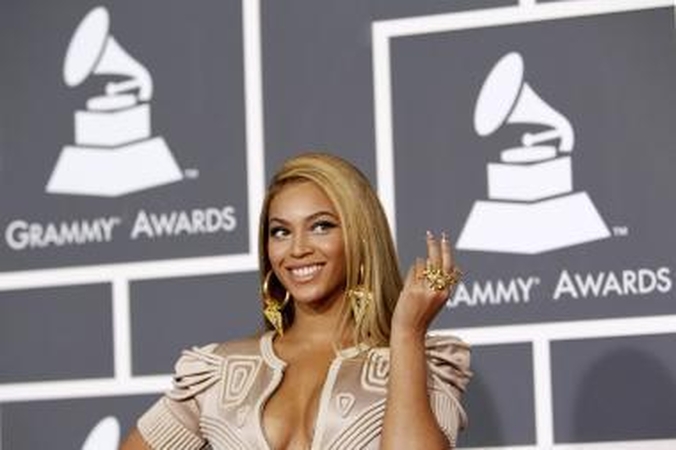 Beyonce pelnė šešis "Grammy" (visos apdovanojimų ceremonijos video)