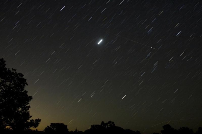 Į pastoriaus namo stogą trenkėsi meteoro gabalas