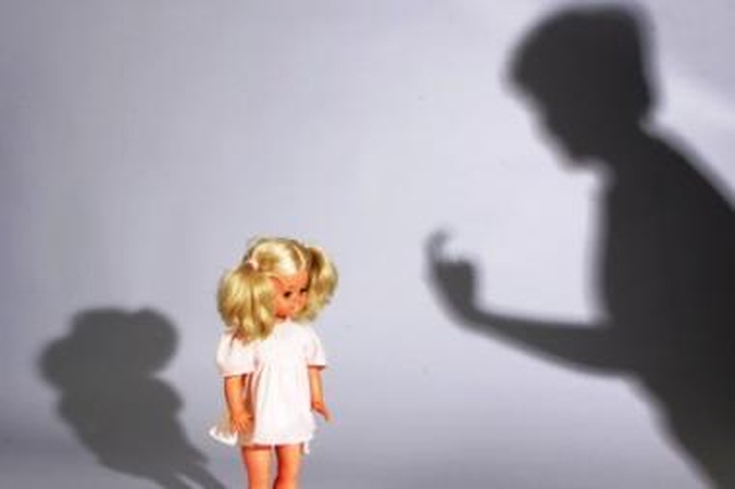 Nuo girtos motinos vaikas slapstėsi miške