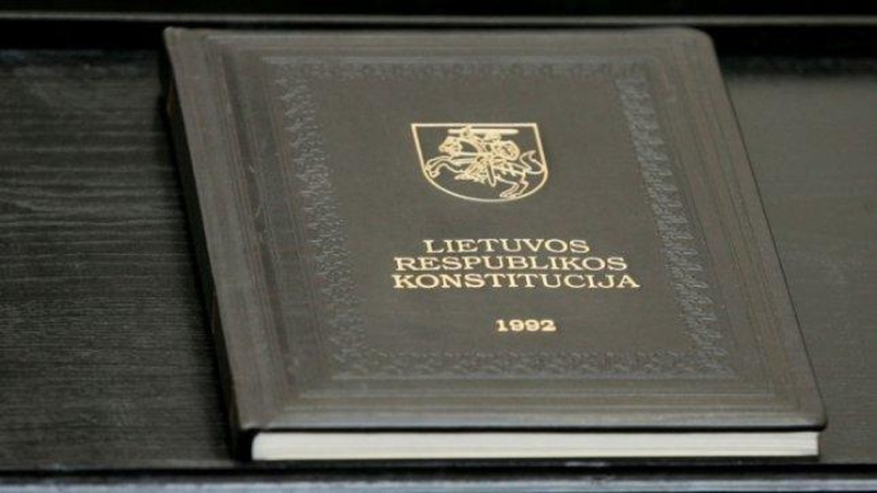 KT: atostogų suteikimo merams tvarka prieštarauja Konstitucijai