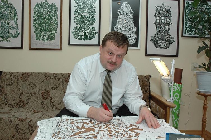Garsaus Lietuvos tautodailininko karpiniuose – senieji mūsų dievai