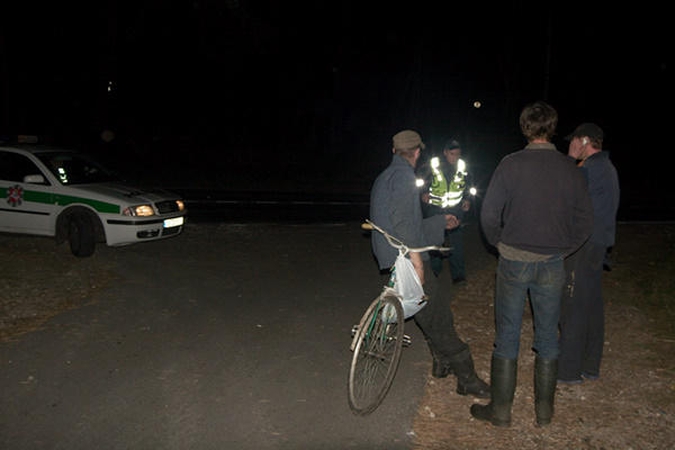 Girtas dviratininkas policininkams siūlė kyšį