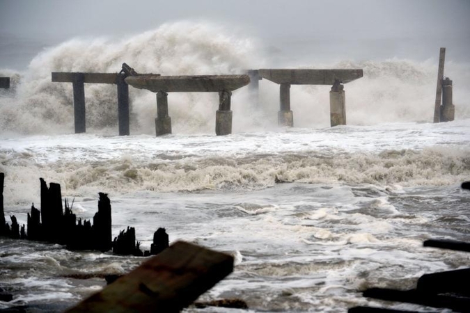Uraganas Sandy smogė Atlantik Sičiui, eilėje - Niujorkas