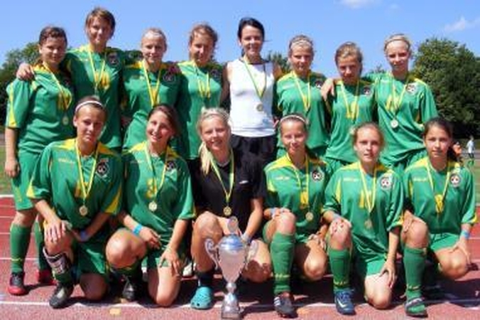 Futbolininkės skynė pergales Danijoje