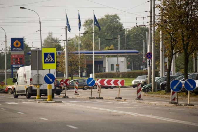Kelininkai: ne visus darbus galima padaryti pamainomis naktį