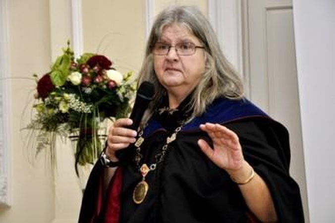 B.Galdikas: norime padėti lietuvių studentams išvykti į Indoneziją
