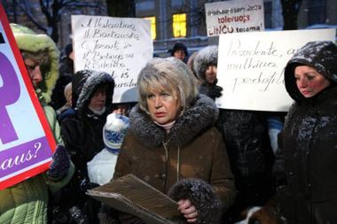 Dėl protesto akcijų policija apklausė D.Kedžio tetą