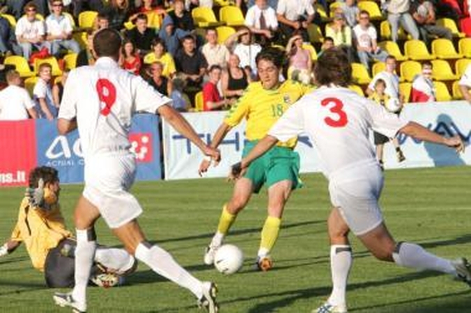 Lietuvos futbolo rinktinė rugpjūtį namuose priims Baltarusijos komandą