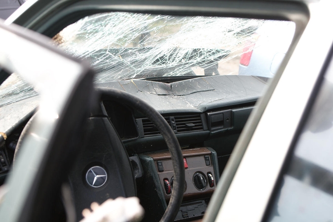 Per girto vairuotojo sukeltą avariją  nukentėjo kalėjimo darbuotojai