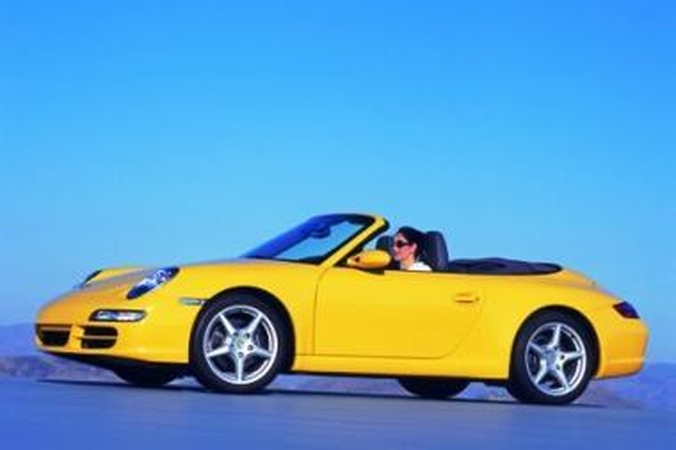 Labiausiai lietuviai nemėgsta geltonų automobilių