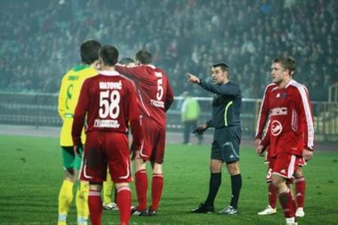Futbolo arbitrai teigia pirmą sezoną nesulaukę priekaištų