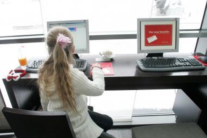 Paaugliai apie lytinius santykius praneša socialiniuose tinklalapiuose