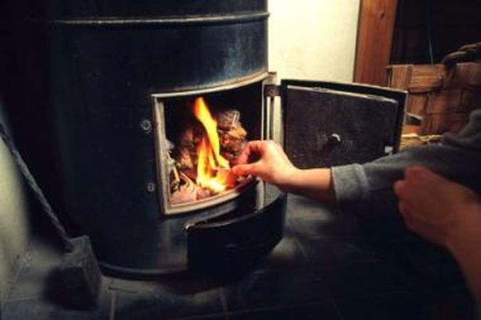 Vyras apiplikė mažametę dukterėčią
