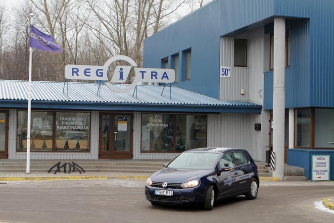 Egzaminų migrantai: vairuoti mokosi Vilniuje, teises laiko Utenoje