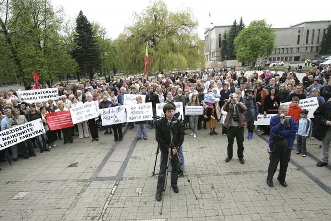 D.Kedžio šalininkai buriasi į susivienijimą