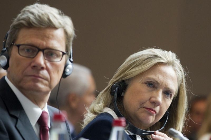 Clinton ragina JT rezoliuciją paremti sankcijomis