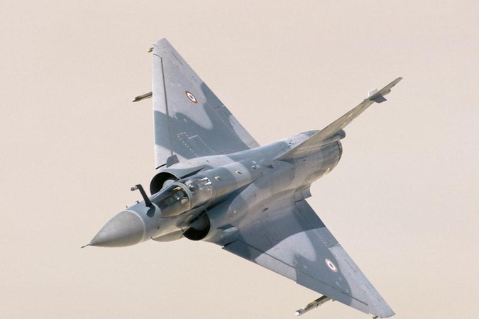 Kinijoje per aviacijos šou sudužo naikintuvas