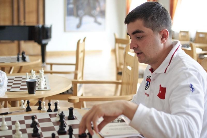 Šachmatų čempionato Kaune lyderiai – turkai