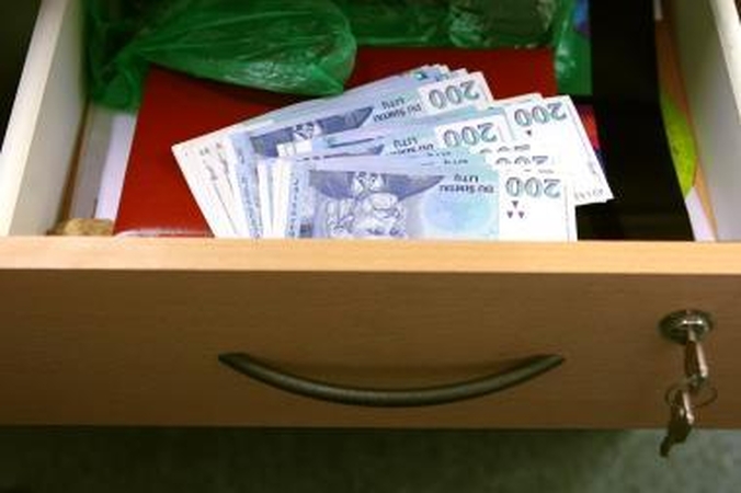 Sukčiavusiai įmonei teks sumokėti valstybei 200 tūkst. litų