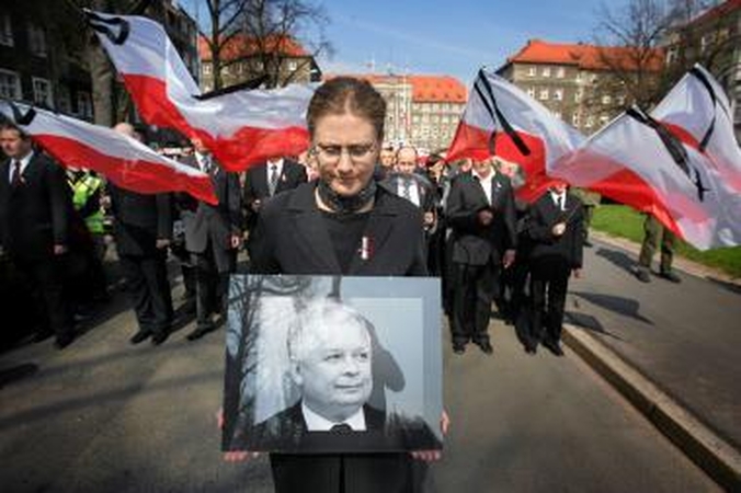V.Landsbergis teigia, kad Lenkija tiriant Smolensko tragediją per daug pasitikėjo Rusija