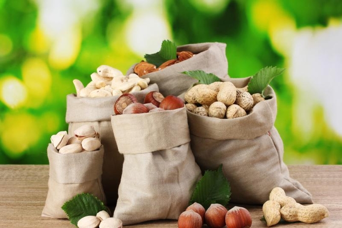 Pernai į rinką uždrausta tiekti beveik 900 tonų maisto produktų