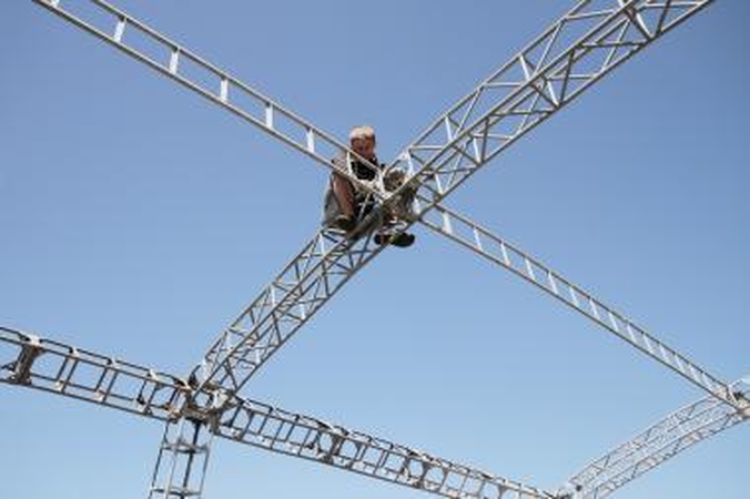 Klaipėdoje po džiazo festivalio ardant ložę susižalojo darbininkas