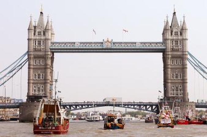 Su išpuoliais Indijoje siejami Didžiosios Britanijos piliečiai 