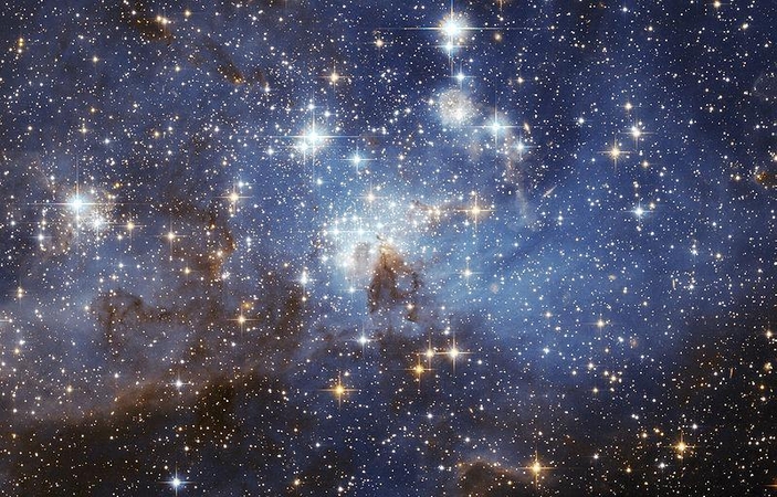 Jauna žvaigždė į kosminę erdvę purškia… vandenį