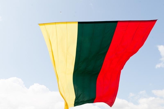 Klaipėdoje tradiciškai buvo iškelta Lietuvos vėliava