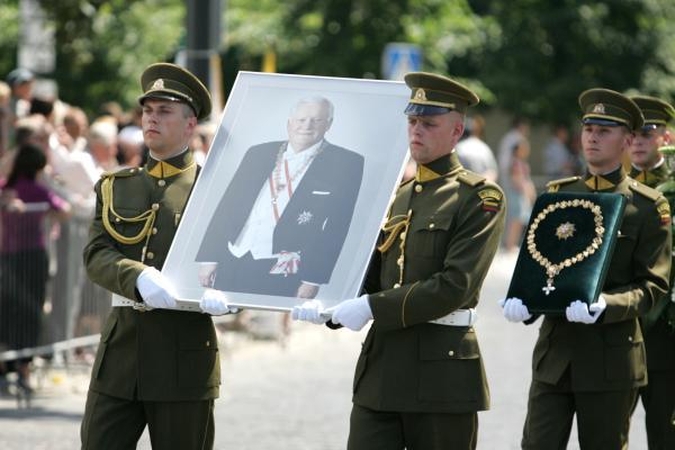 A.M.Brazausko kapavietės sutvarkymas kainuos 128 tūkst. Lt (papildyta)