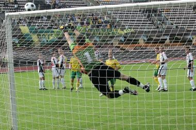Pirmojo futbolo diviziono lyderių dvikova baigėsi lygiosiomis 