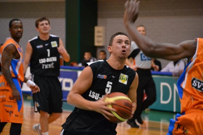 Dramatiškoje LKL autsaiderių kovoje pergalę išplėšė „LSU-Baltai“