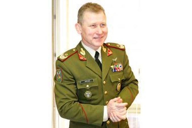 Prezidentės dekreto dėl kariuomenės vado teks palaukti