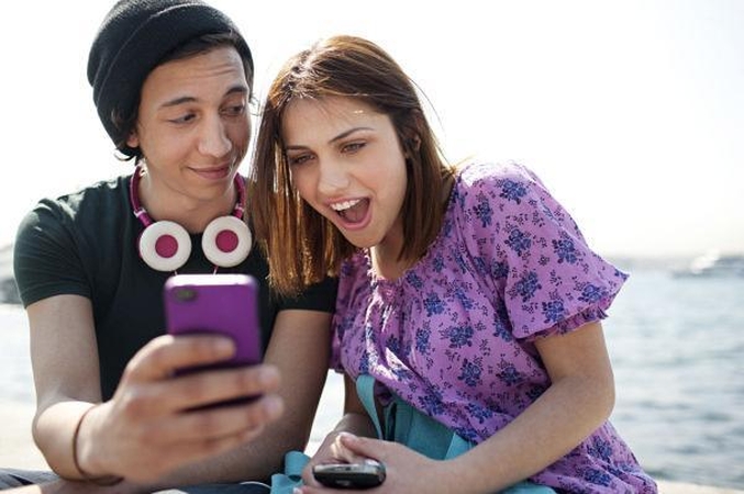 Išvada: mobilieji telefonai labiau užkrečia moteris, vyrai atsparesni